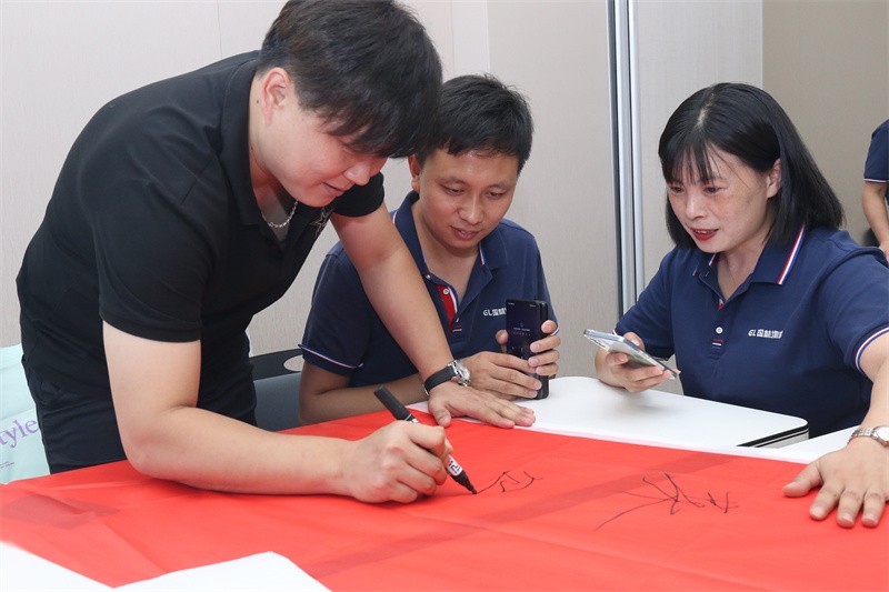 逆风飞扬 决战7月——完美·官方端网站登录入口-完美（中国）
7月PK启动大会