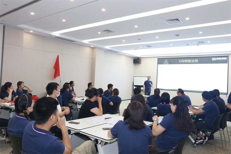 逆风飞扬 决战7月——完美·官方端网站登录入口-完美（中国）
7月PK启动大会